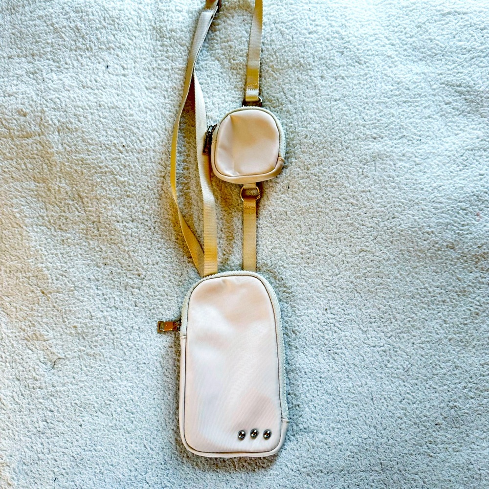 Anthropologie crossbody phone purse/wallet NWOT